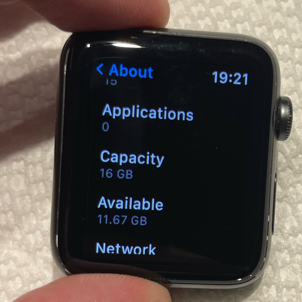 Apple Watch Series 3 42mm GPS + LTE - Picture 13 of 15